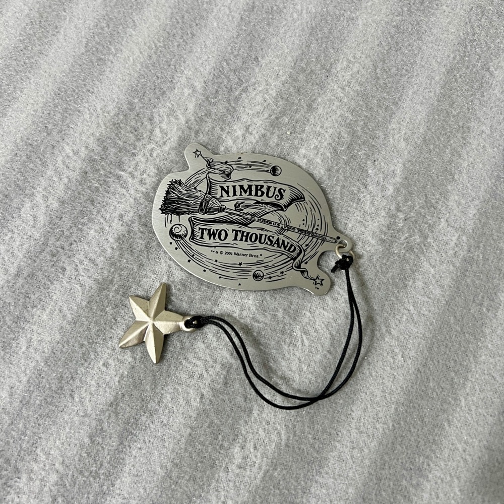 Harry Potter Nimbus Two Thousand Metal Ornament 2001 Warner Bros Star Charm‎